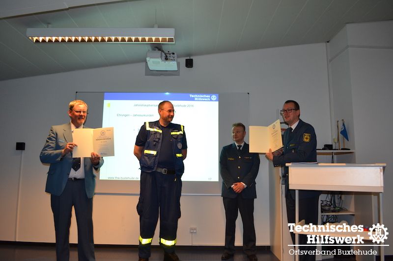 Ortsbeauftragter wird mit dem THW Ehrenabzeichen geehrt